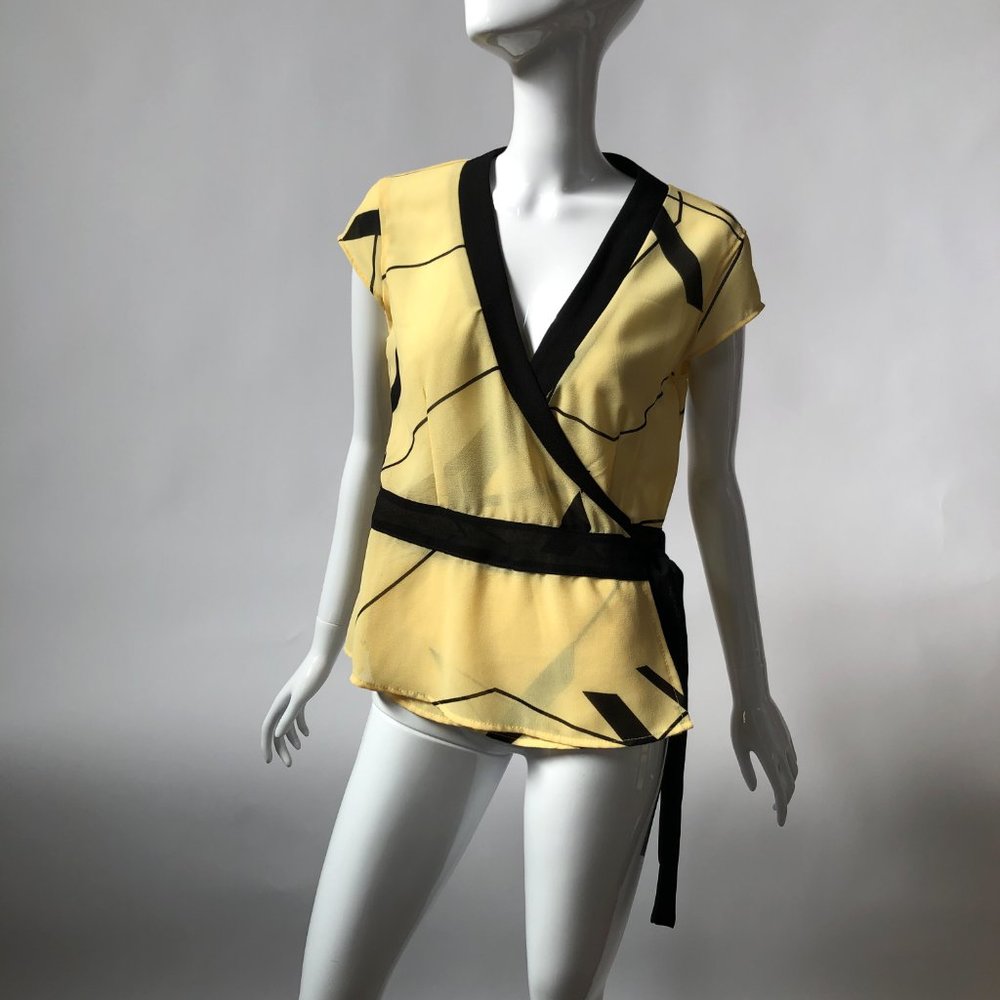 💋3 for $25! Abstract Wrap Tunic Top - Picture 9 of 9